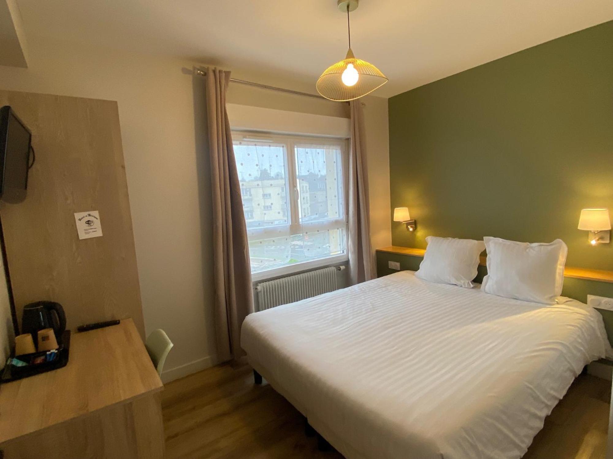 Hotel De Bretagne Fougères Екстериор снимка