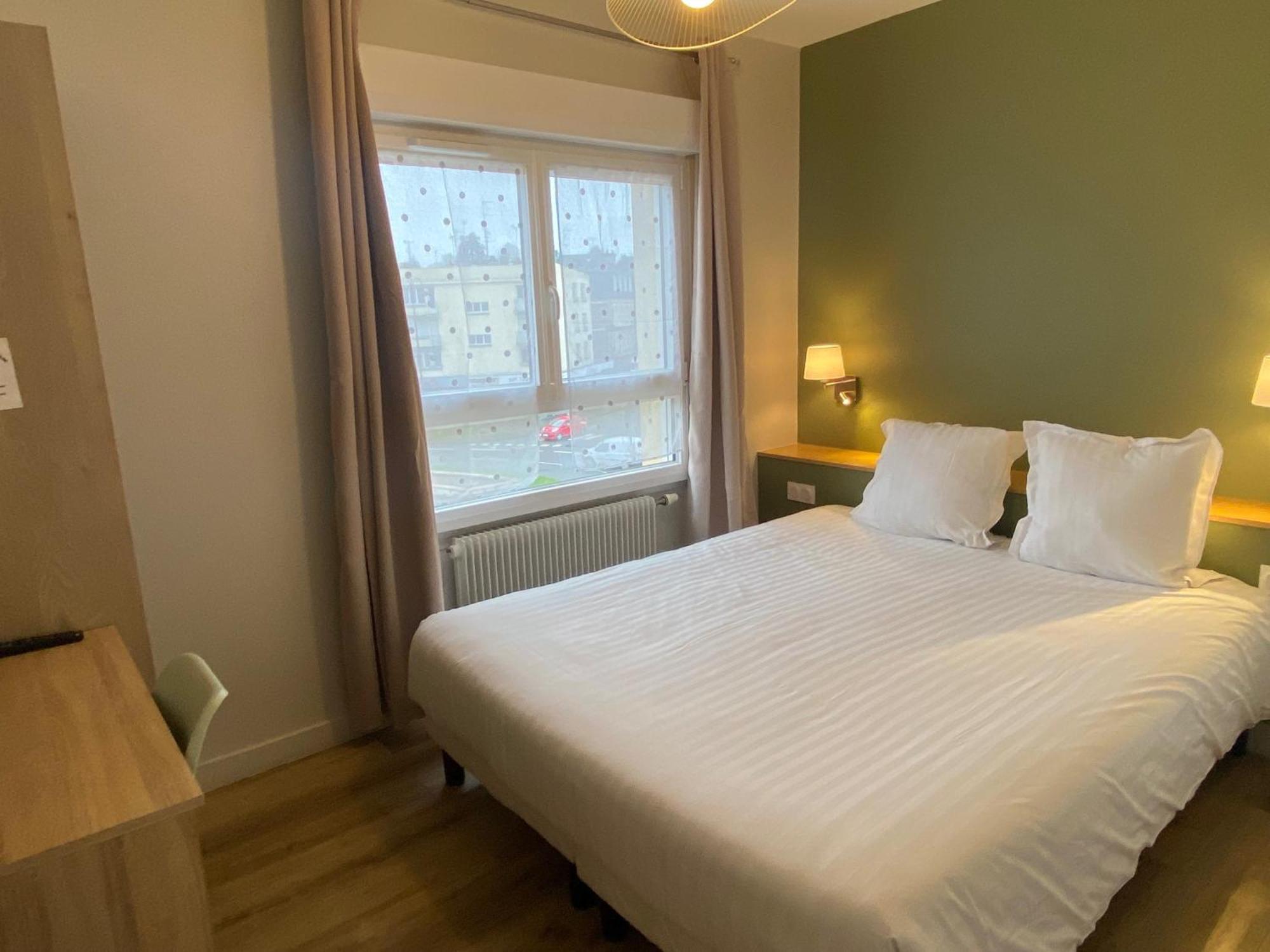 Hotel De Bretagne Fougères Екстериор снимка