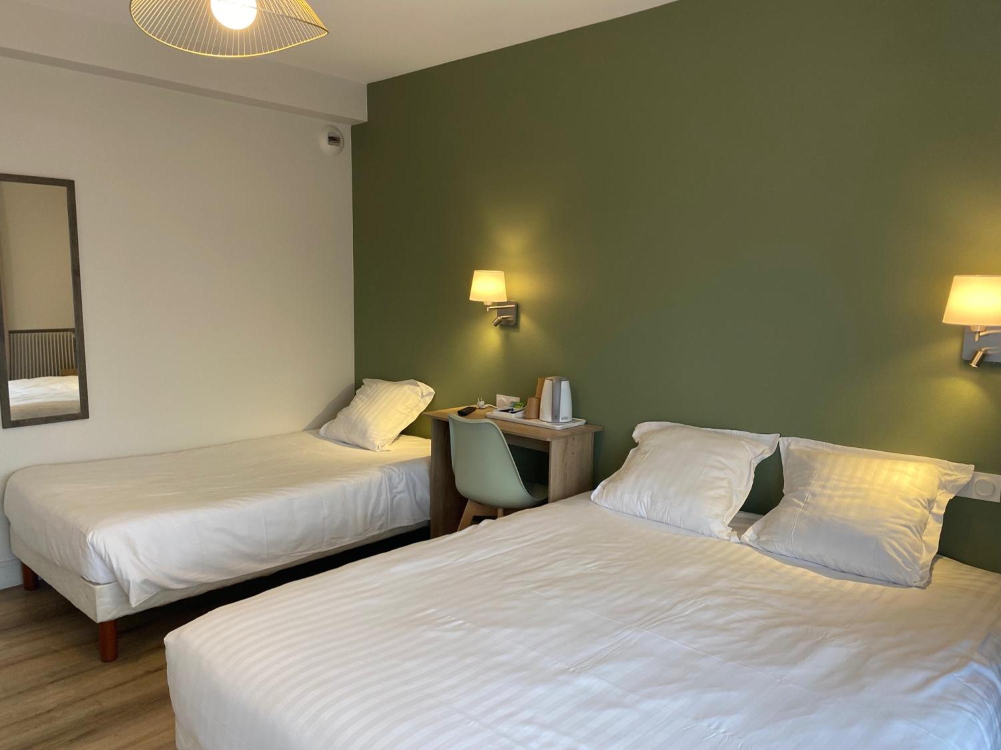Hotel De Bretagne Fougères Екстериор снимка