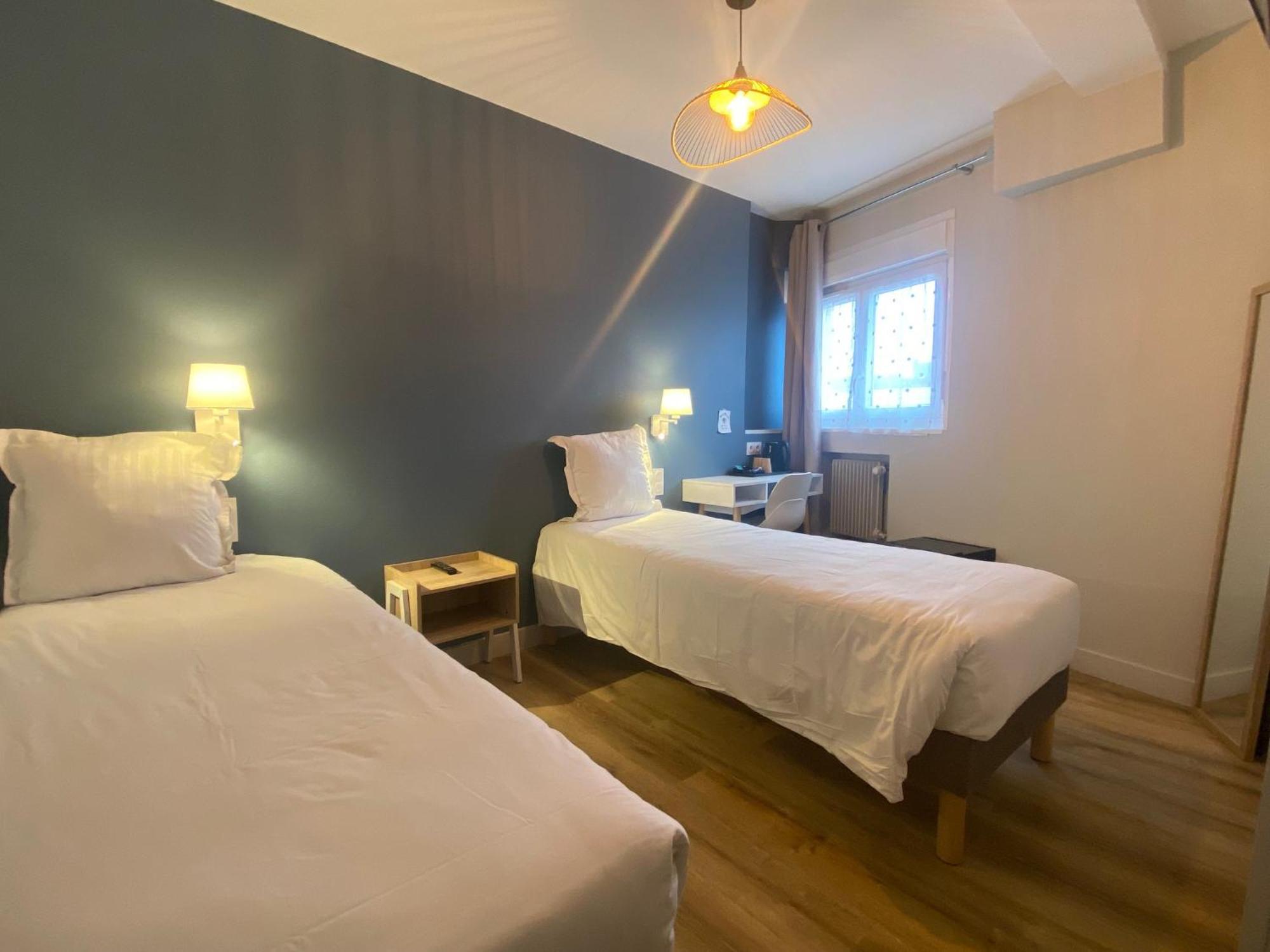 Hotel De Bretagne Fougères Екстериор снимка