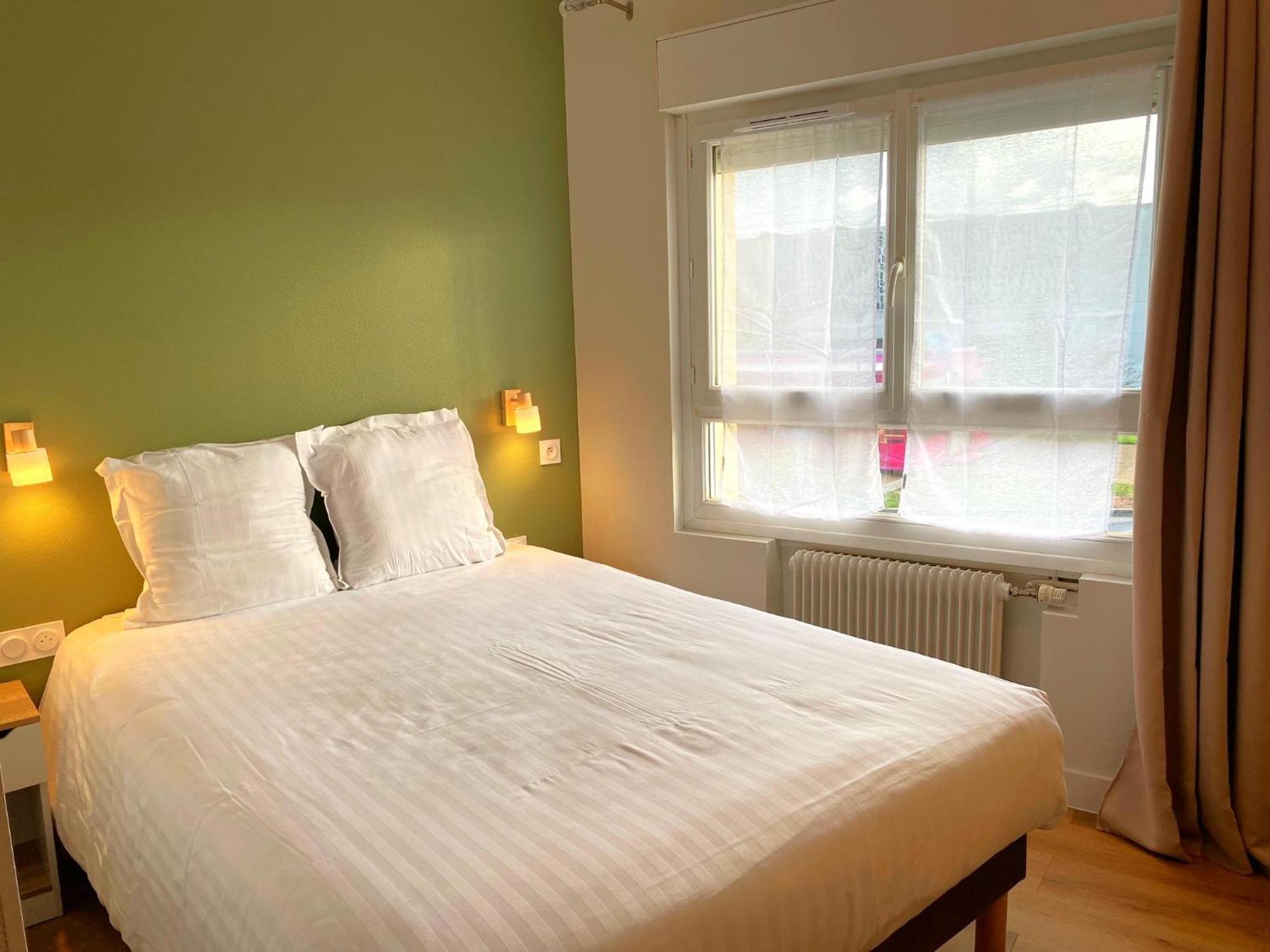 Hotel De Bretagne Fougères Екстериор снимка