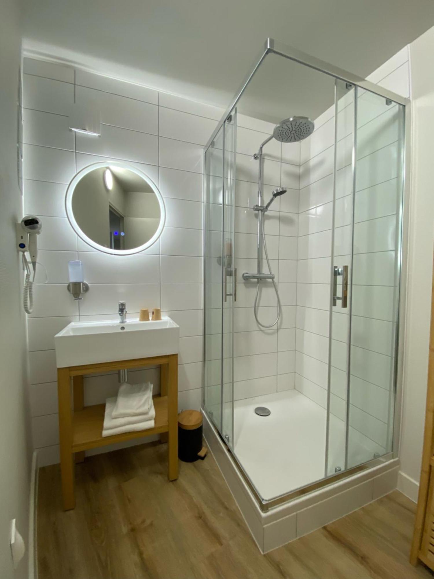 Hotel De Bretagne Fougères Екстериор снимка