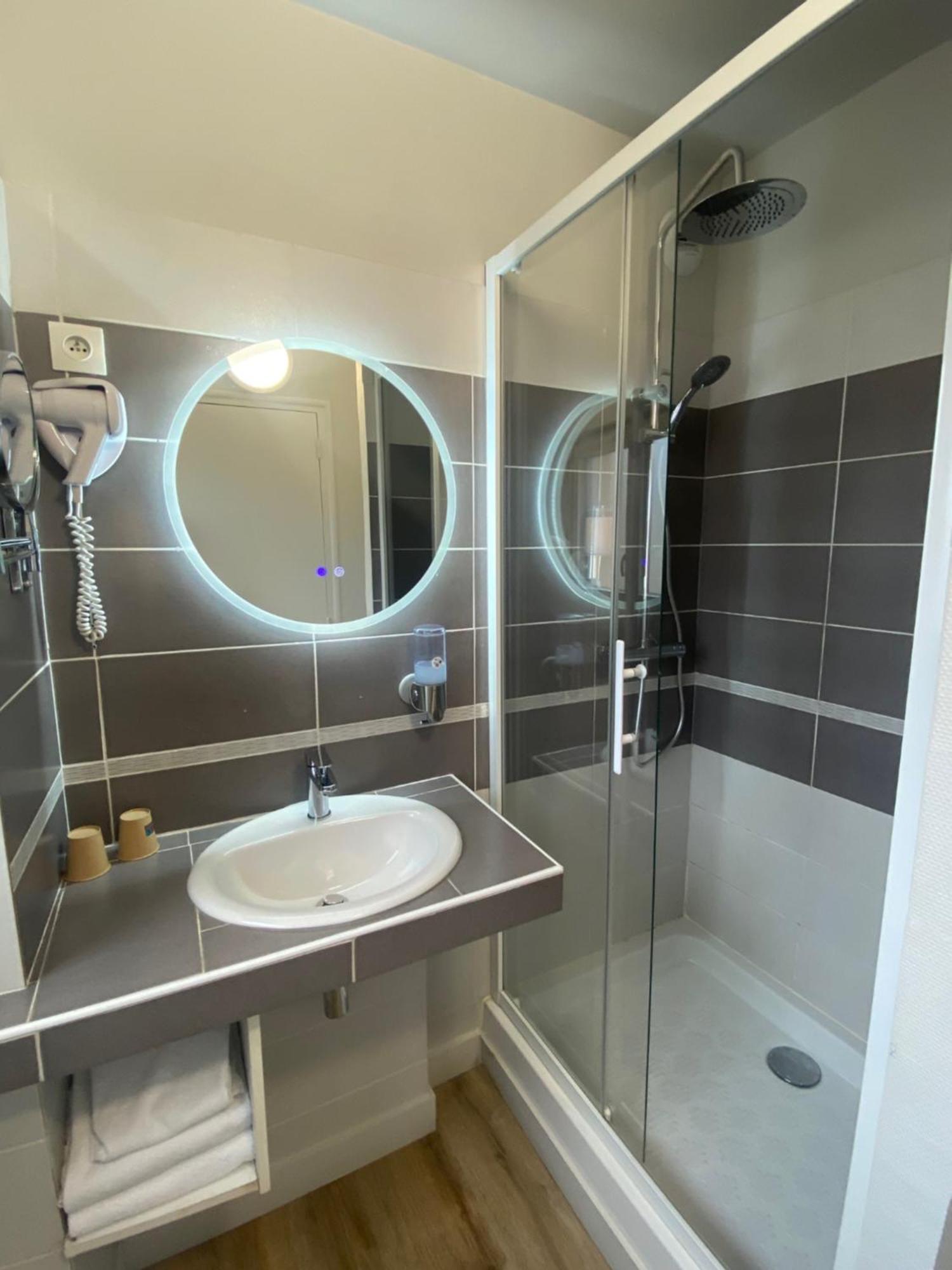 Hotel De Bretagne Fougères Екстериор снимка