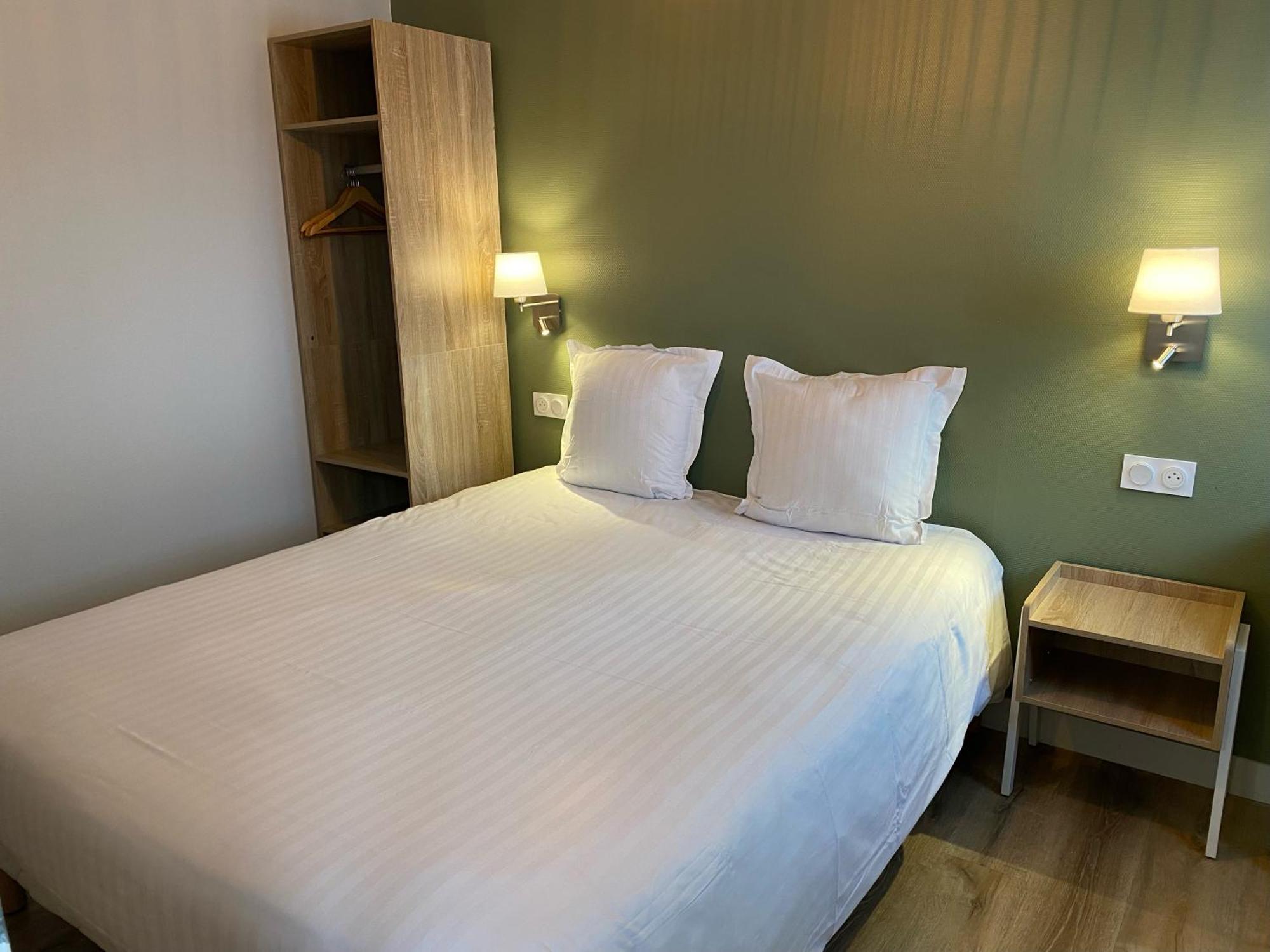 Hotel De Bretagne Fougères Екстериор снимка