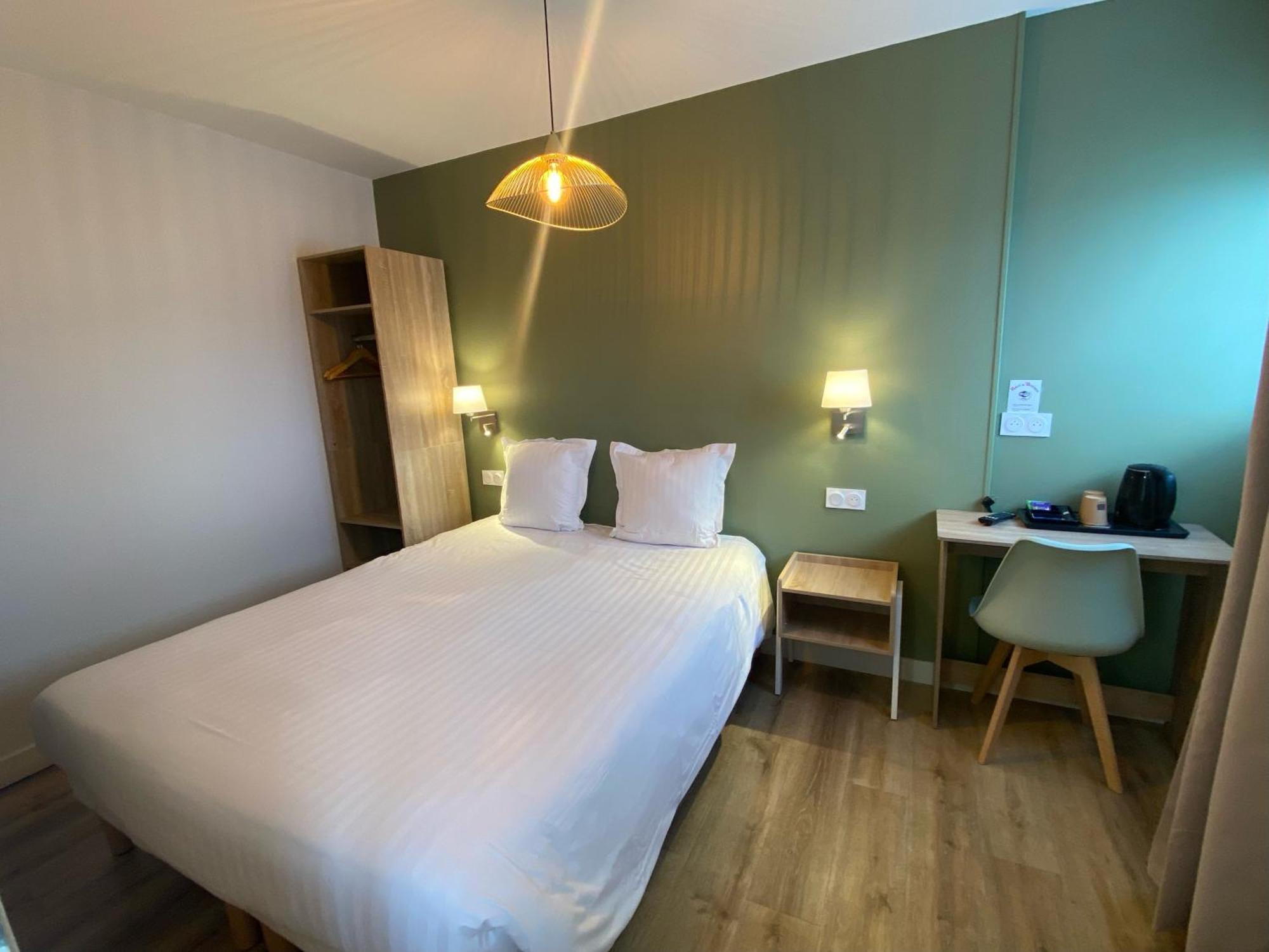Hotel De Bretagne Fougères Екстериор снимка