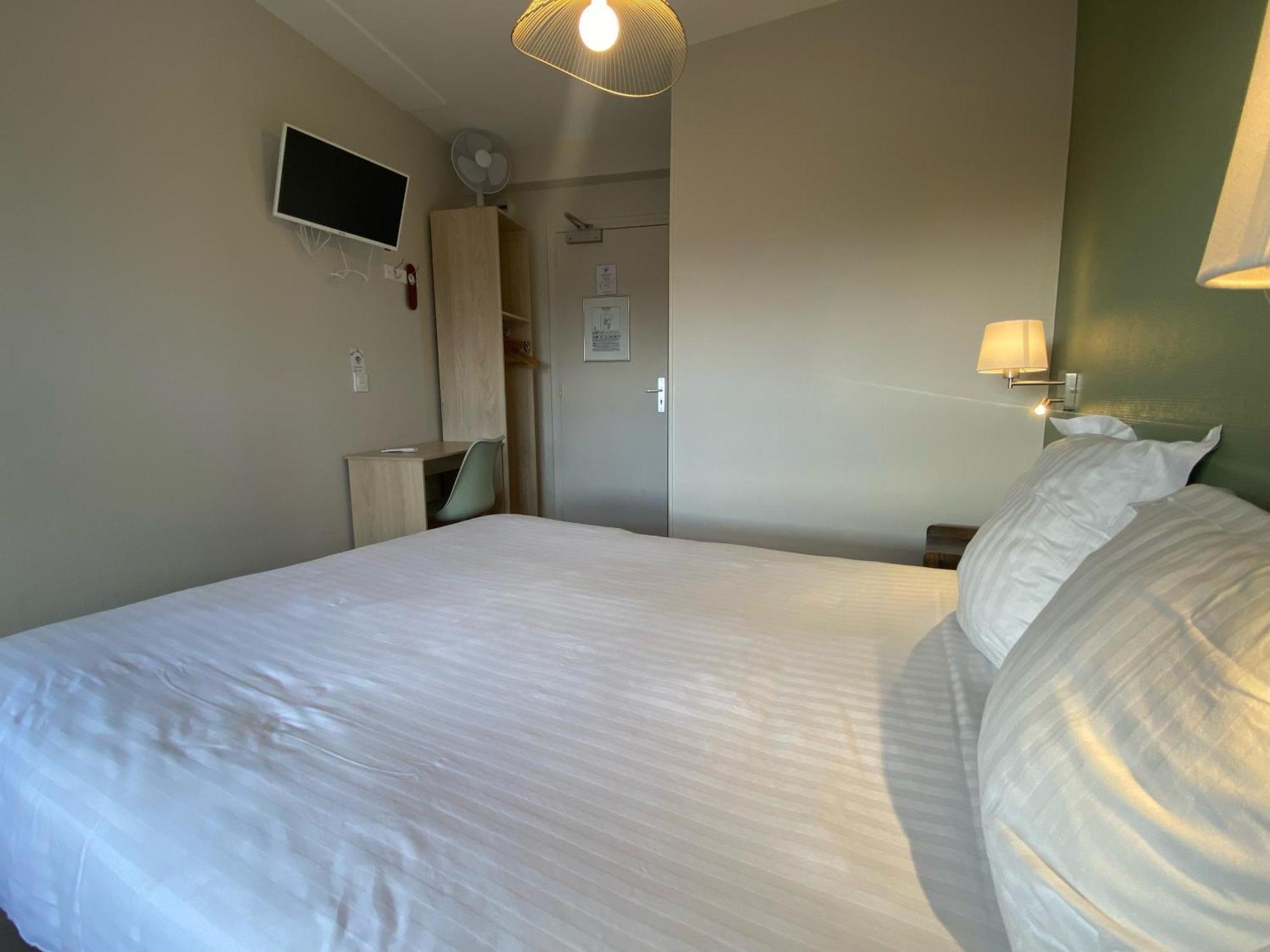Hotel De Bretagne Fougères Екстериор снимка